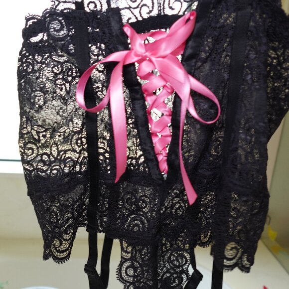 Black and pink lace up lingerie teddy - Picture 2 of 2